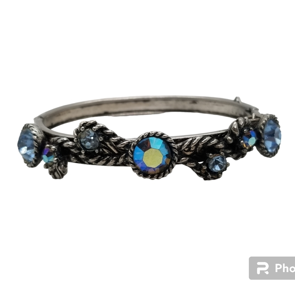 VINTAGE SILVERTONE HINGE BRACELET WITH ROPE DESIGN & BLUE & GOLD AB CRYSTAL